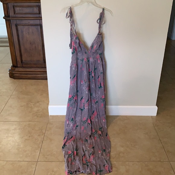 Dresses & Skirts - Floral Maxi Dress NWT